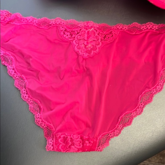 Victoria's Secret Pink Bra Intimates & Sleepwear - Picture 4 of 10